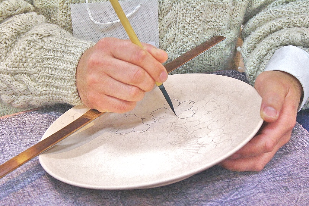 伊万里・有田焼開窯400年 九谷焼開窯360年 記念展 | Japan Traditional Crafts Aoyama Square